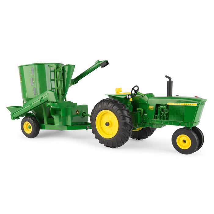 John Deere 1/16 3020 Tractor with Grinder Mixer