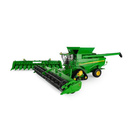 John Deere 1/32 S780 Tracked Combine Prestige Collection